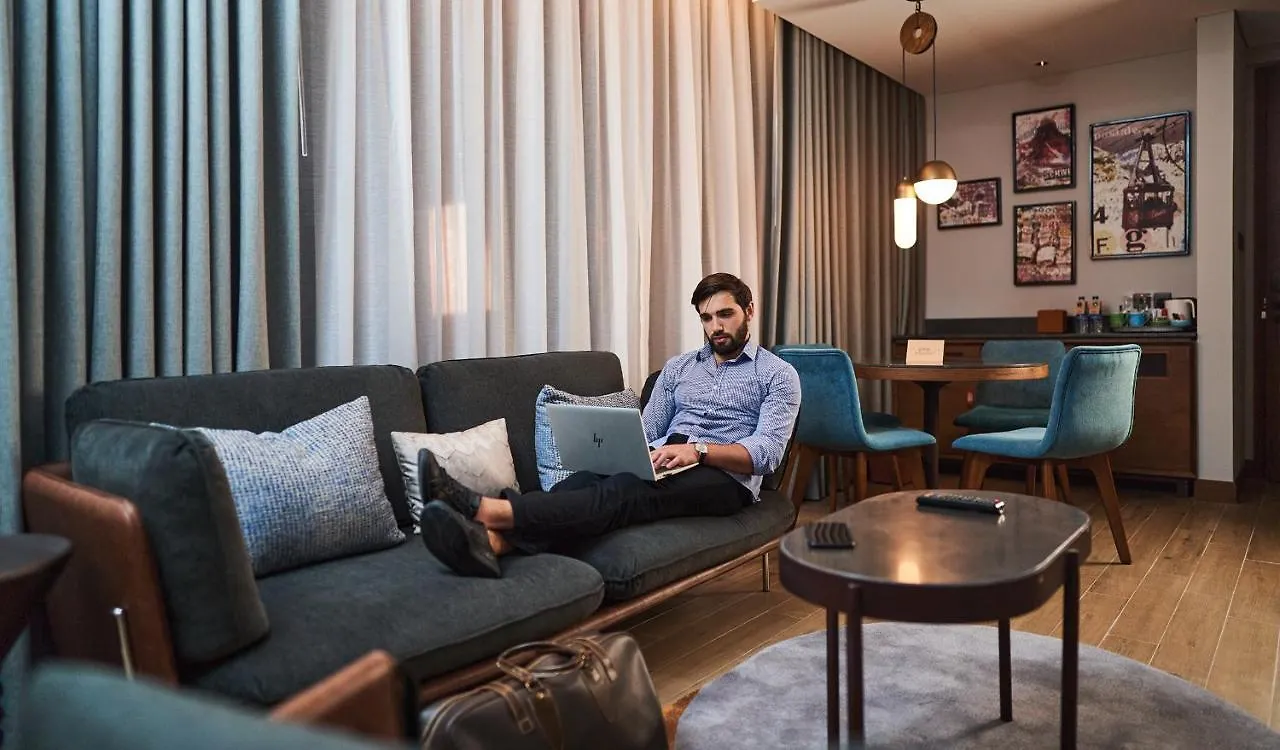 Revier Hotel - Dubai