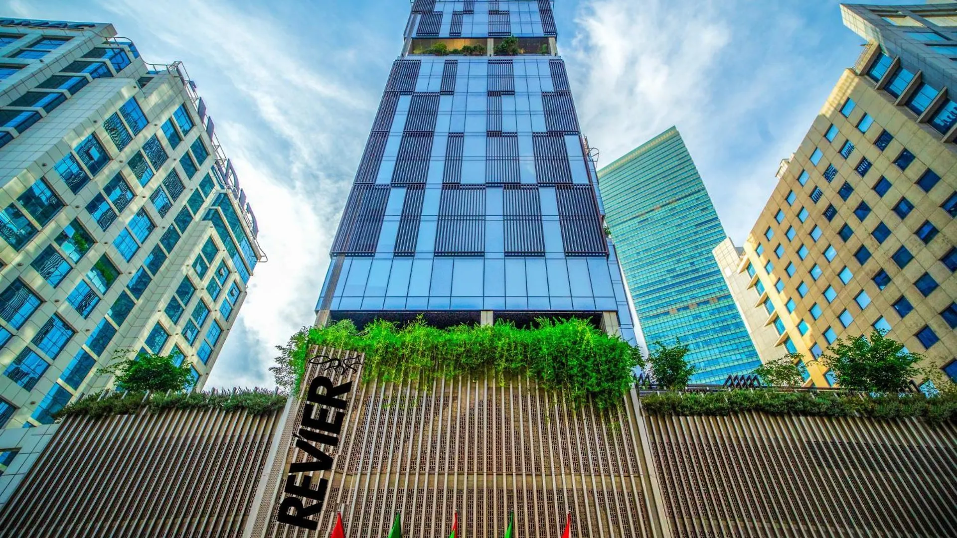 Revier Hotel - Dubaj 4*,